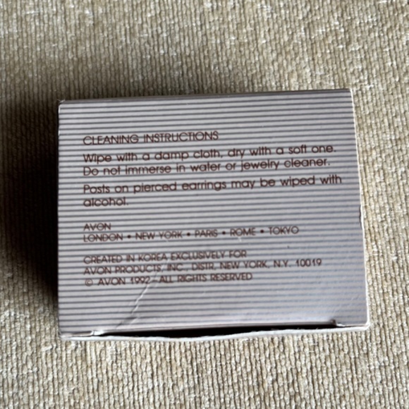 VINTAGE (1992) AVON VERSATILE STYLE HOOPS FAUX PEARL PIERCED EARRINGS - Picture 3 of 3